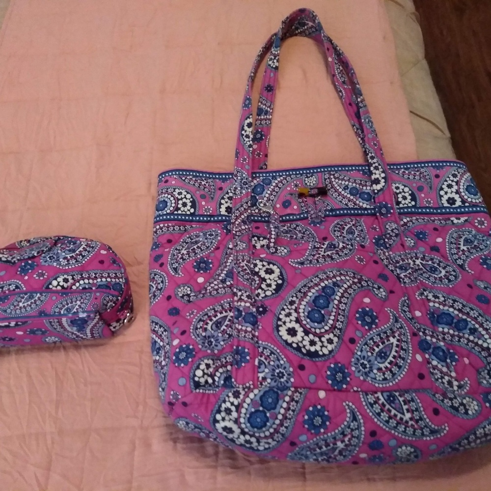 Euc Vera Bradley tote and toiletry case